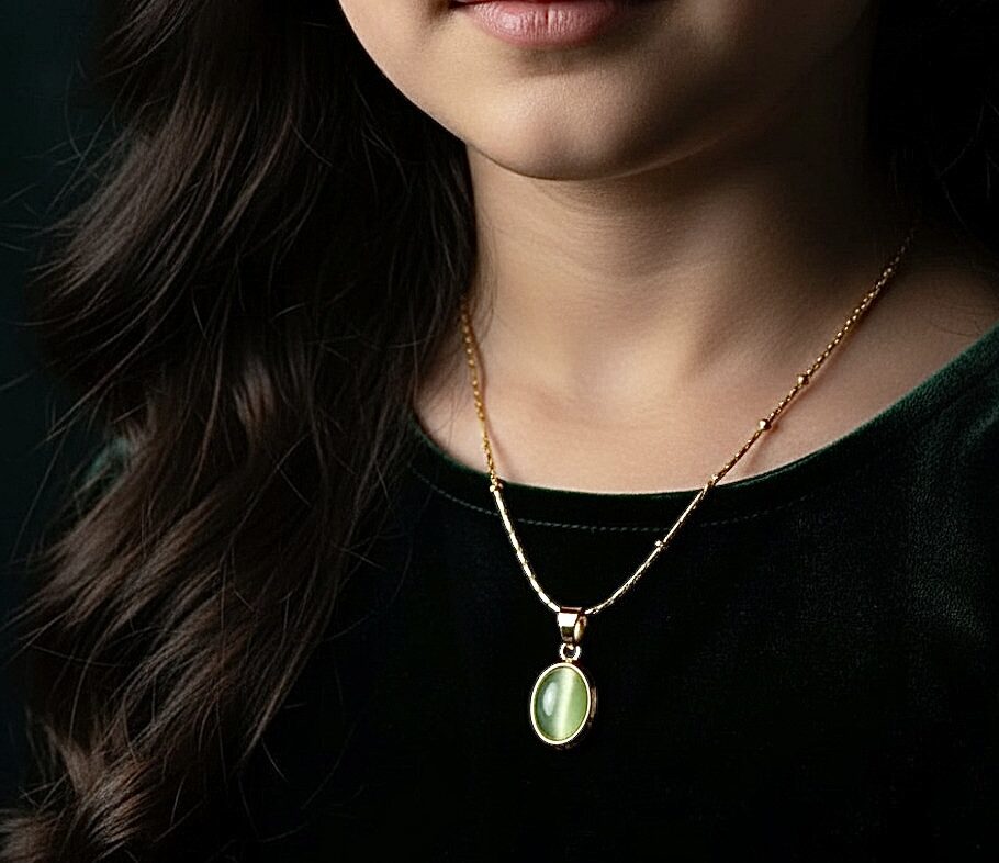 Light Green Oval Stone Pendant Shaazz Store